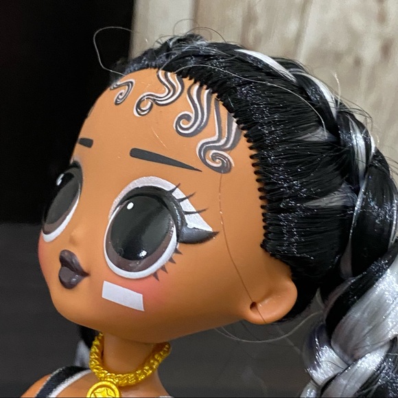 L.O.L Surprise OMG B-Gurl 9" Fashion Doll - Picture 8 of 9